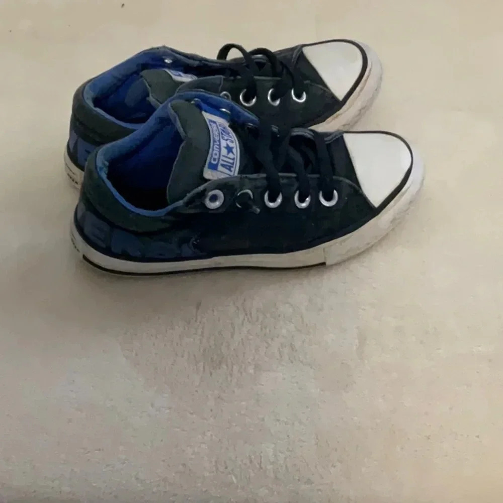Converse - Picture 3 of 7